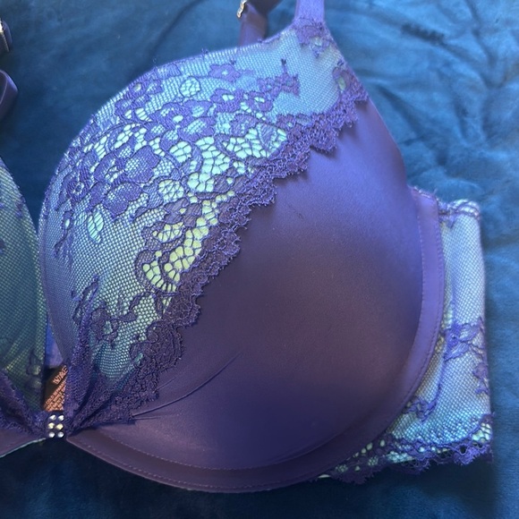Victoria's Secret Purple Lace Bra with Molded Cups - Picture 3 of 6